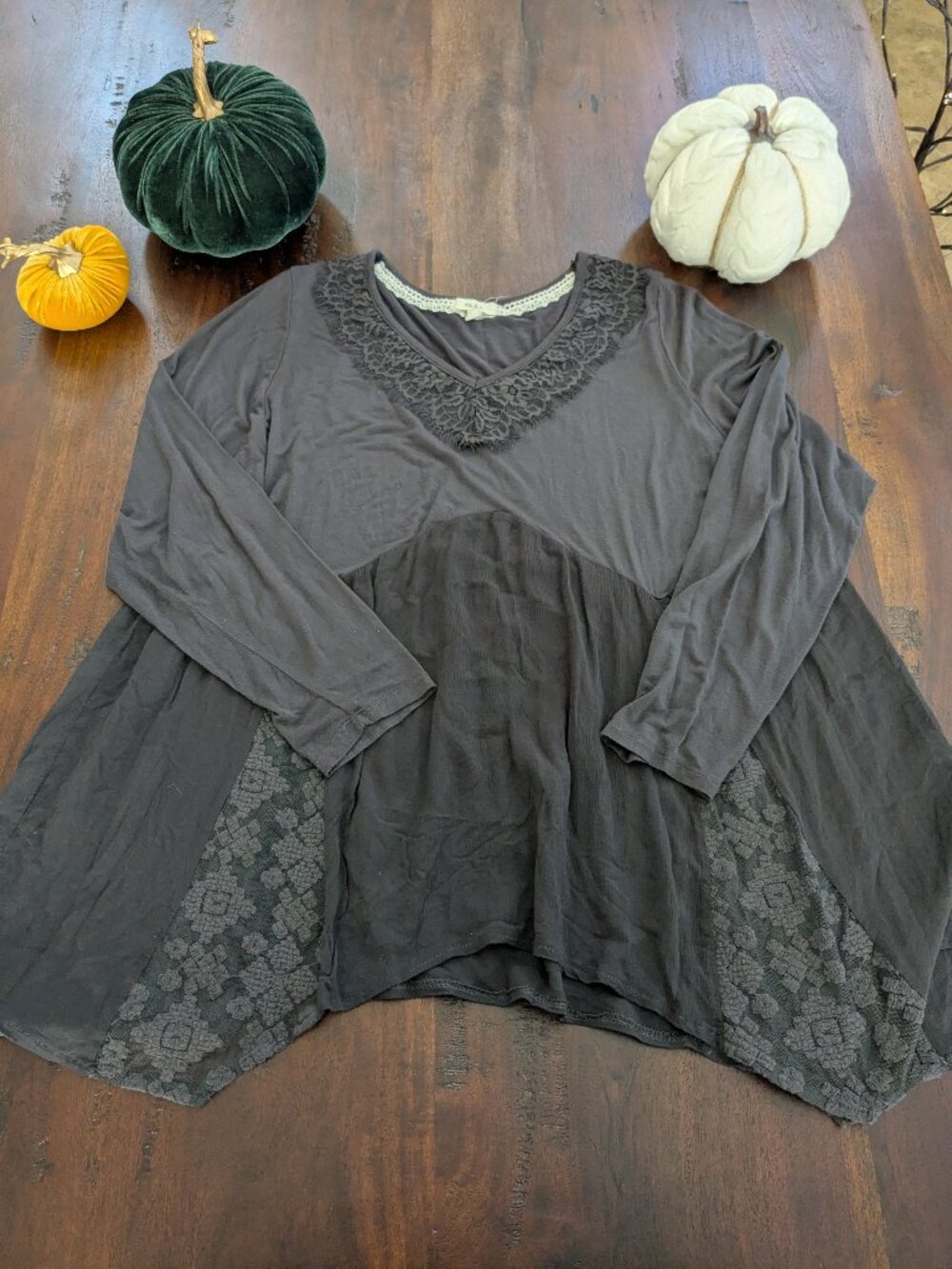 me & u Black Lace Trim Tunic Top Size 2X